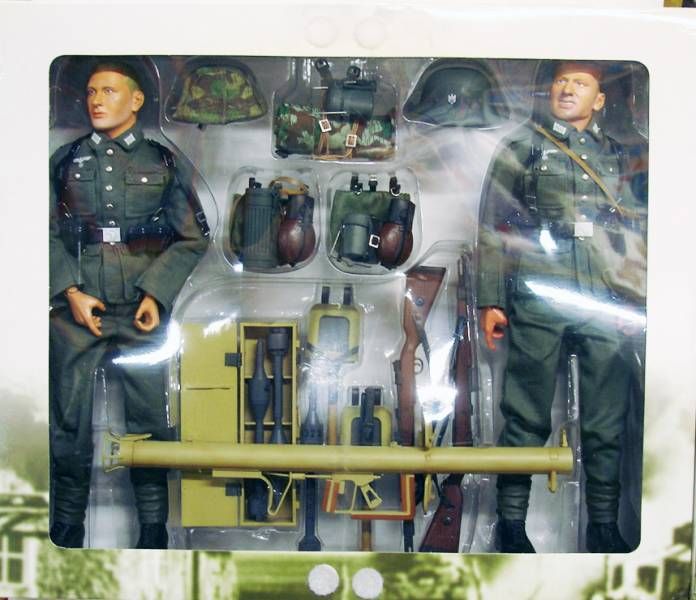 Dragon 1/6 12" WWII Königsberg 1945 German Tank Hunters Klein & Gross Action Figure