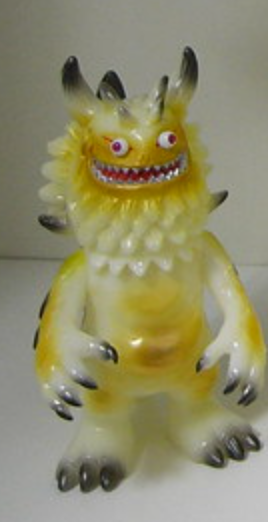 Intheyellow T9G Rangeas Kaiju Middle ver 5" Vinyl Figure