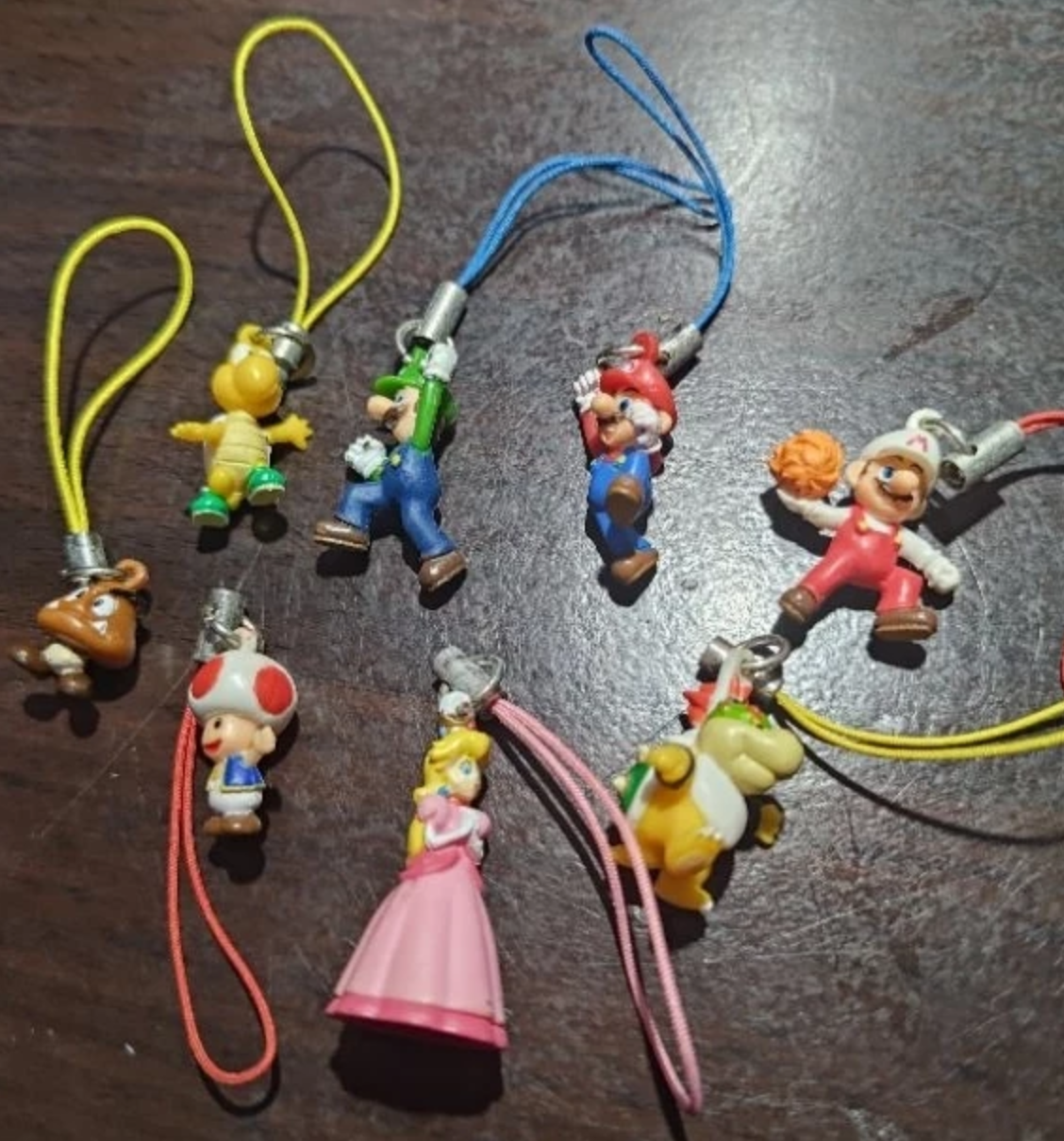 Uni Mitsubishi x Nintendo Super Mario Bros Limited 8 Phone Mascot Strap Trading Figure Set