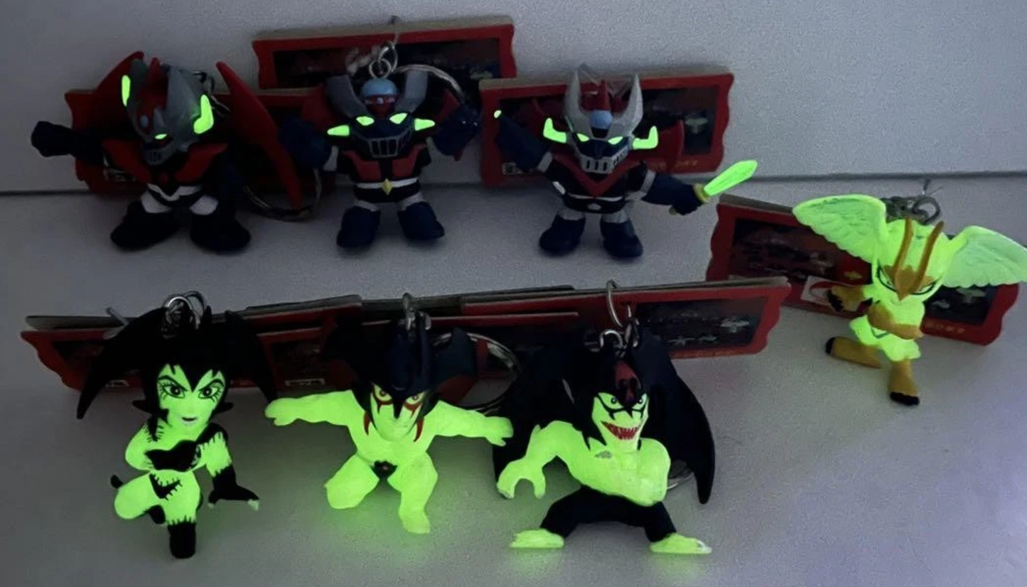Banpresto Mazinger Devilman Glow in the Dark GID 7 Key Chain Keyholder Strap Trading Figure Set