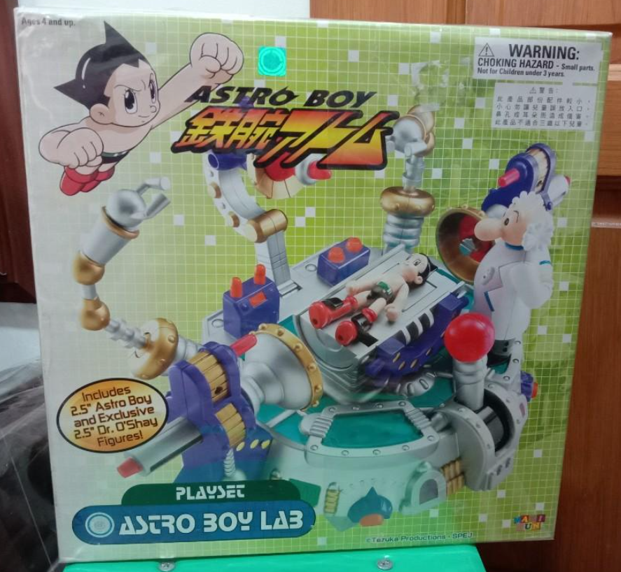 Bandai Namco Tezuka Production Astro Boy Lab Diorama Action Figure Play Set