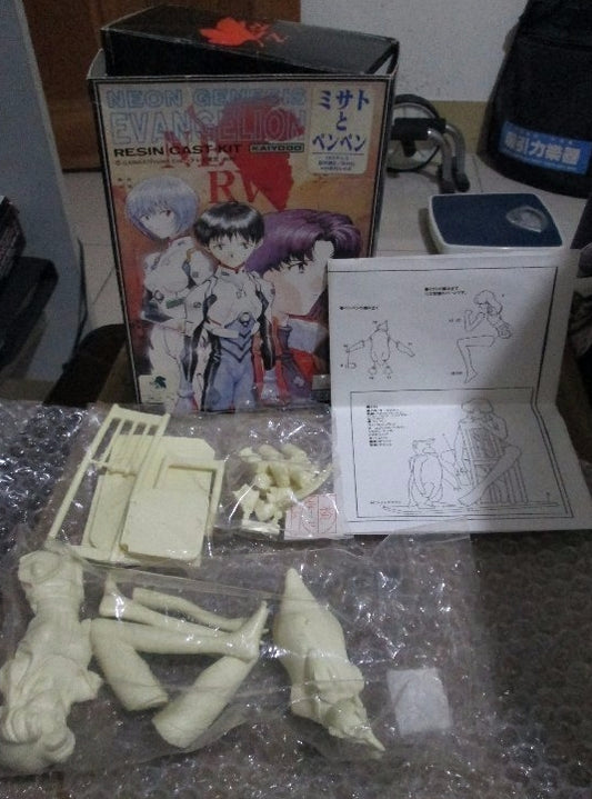 Sega 1/8 Neon Genesis Evangelion Katsuragi Misato & Pen Pen Cold Cast Model Kit Figure