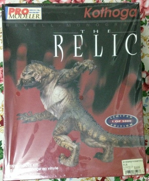 1997 Revell Monogram Kothoga Monster From The Relic Vinyl Model Kit Figure
