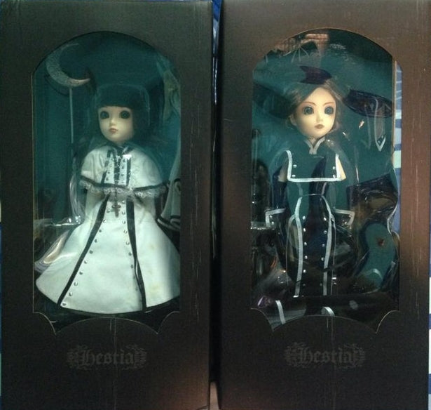 Hestia Doll White & Black 2 Action Collection Figure Set