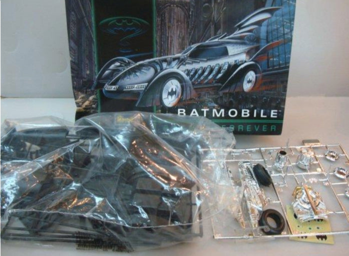 Revell 1/6 Batman Forever Batmobile Plastic Model Kit Figure