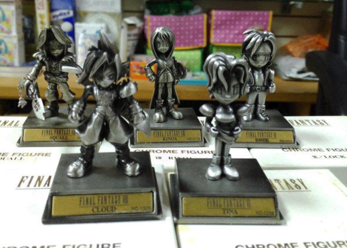 Square Enix Final Fantasy Chrome 20 Metal Mini Trading Figure Set w/ Collection Box Used