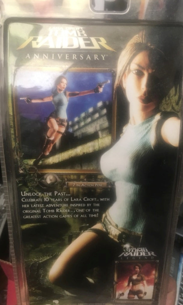 Neca Tomb Raider Lara Croft with 2 Pistols and Base Action Figure