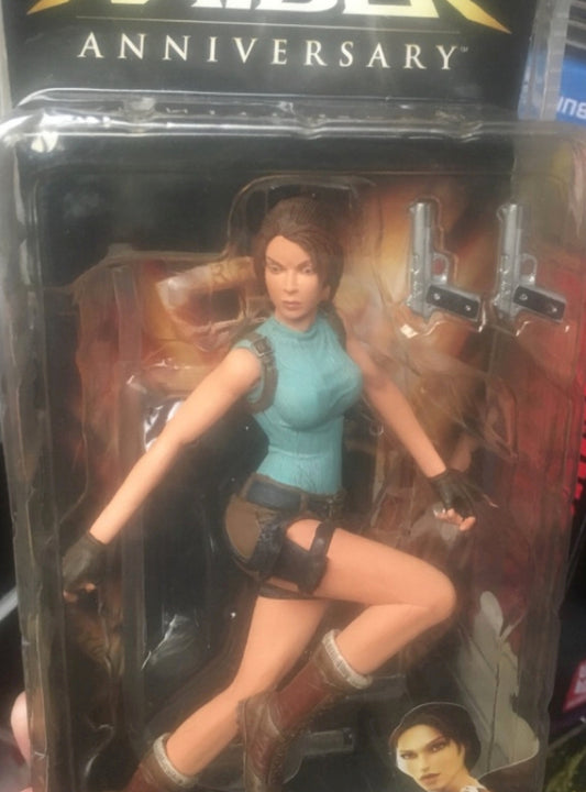 Neca Tomb Raider Lara Croft with 2 Pistols and Base Action Figure