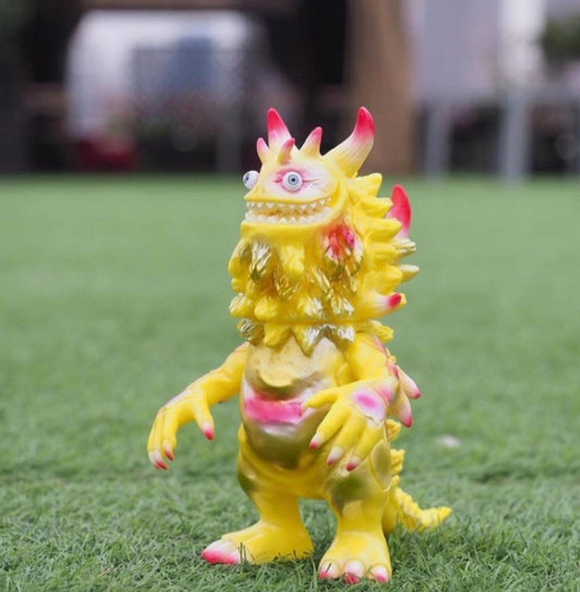 Intheyellow T9G Rangeas Kaiju Red & Yellow ver 7" Vinyl Figure