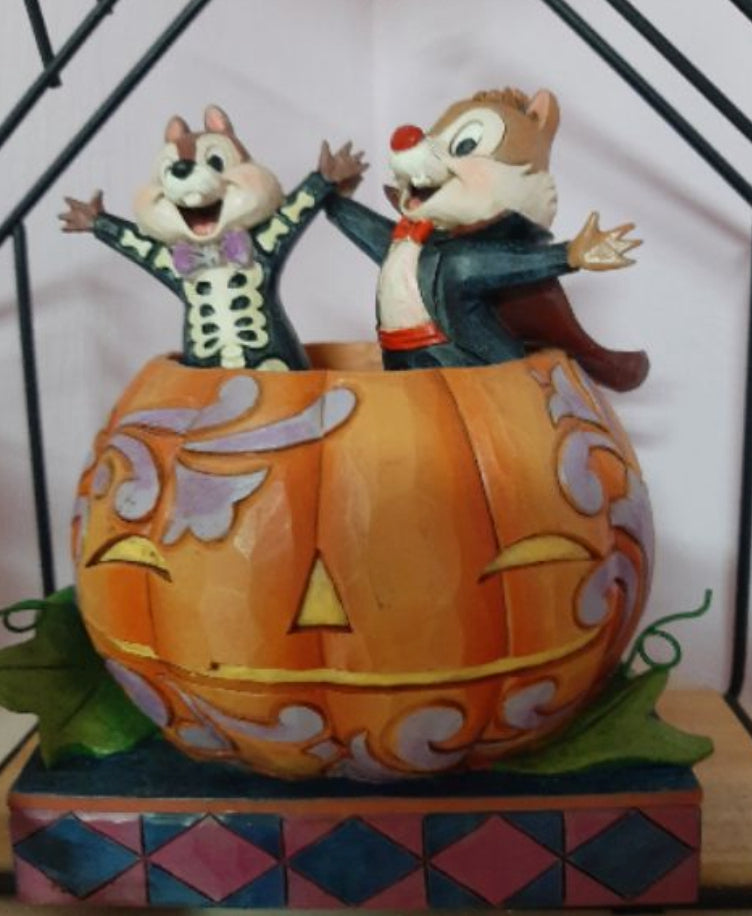 Enesco Jim Shore Disney Traditions Chip 'n' Dale Tiny Tricksters Halloween Pumpkin Collection Figure