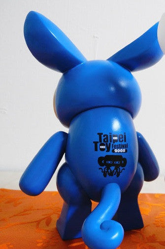 Toy2R 2005 Touma Snout Headlock Studio Blue Ver. 6" Vinyl Figure Signed - Lavits Figure
 - 2