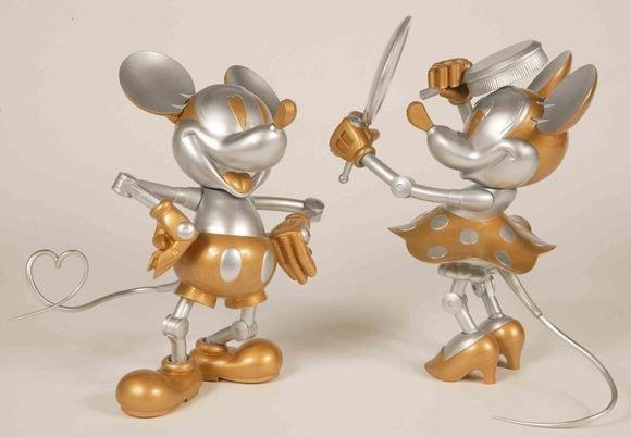 Medicom Toy VCD Vinyl Collectible Dolls Disney Hajime Sorayama Future Mickey & Minnie Mouse Figure Used