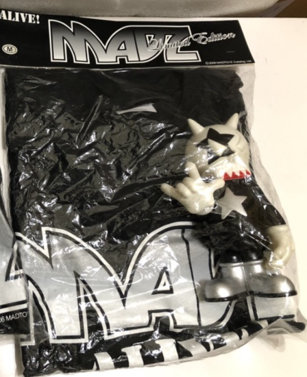 Madtoyz 2006 The Madstar Limited Edition 6" Vinyl Figure w/ Tee Shirt Type A