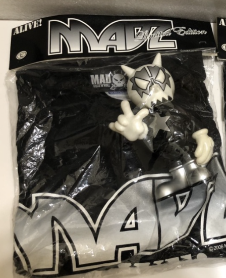 Madtoyz 2006 The Madstar Limited Edition 6" Vinyl Figure w/ Tee Shirt Type B