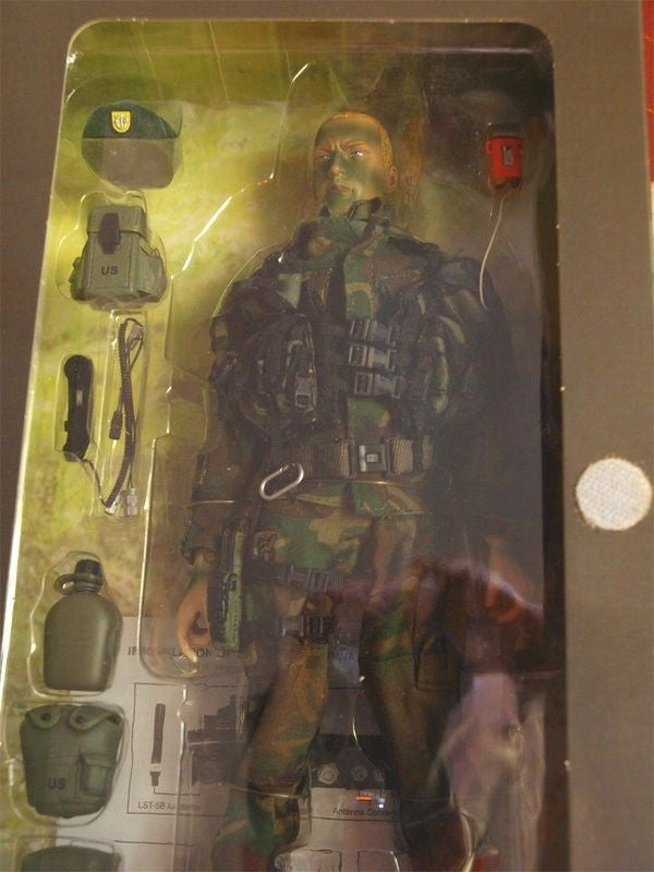 BBi 12" 1/6 Elite Force The Green Beret U.S. Army Special Eagle Action Figure - Lavits Figure
 - 2