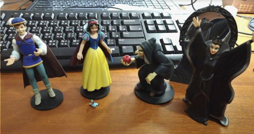 Tomy Disney Magical Collection Snow White And The Seven Dwarfs 4 Trading Figure Set Used