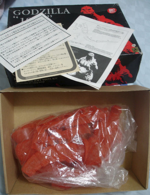 Kaiyodo 1/400 Godzilla vs Destoroyah 1995 Red Crystal Ver Soft Vinyl Model Kit Figure
