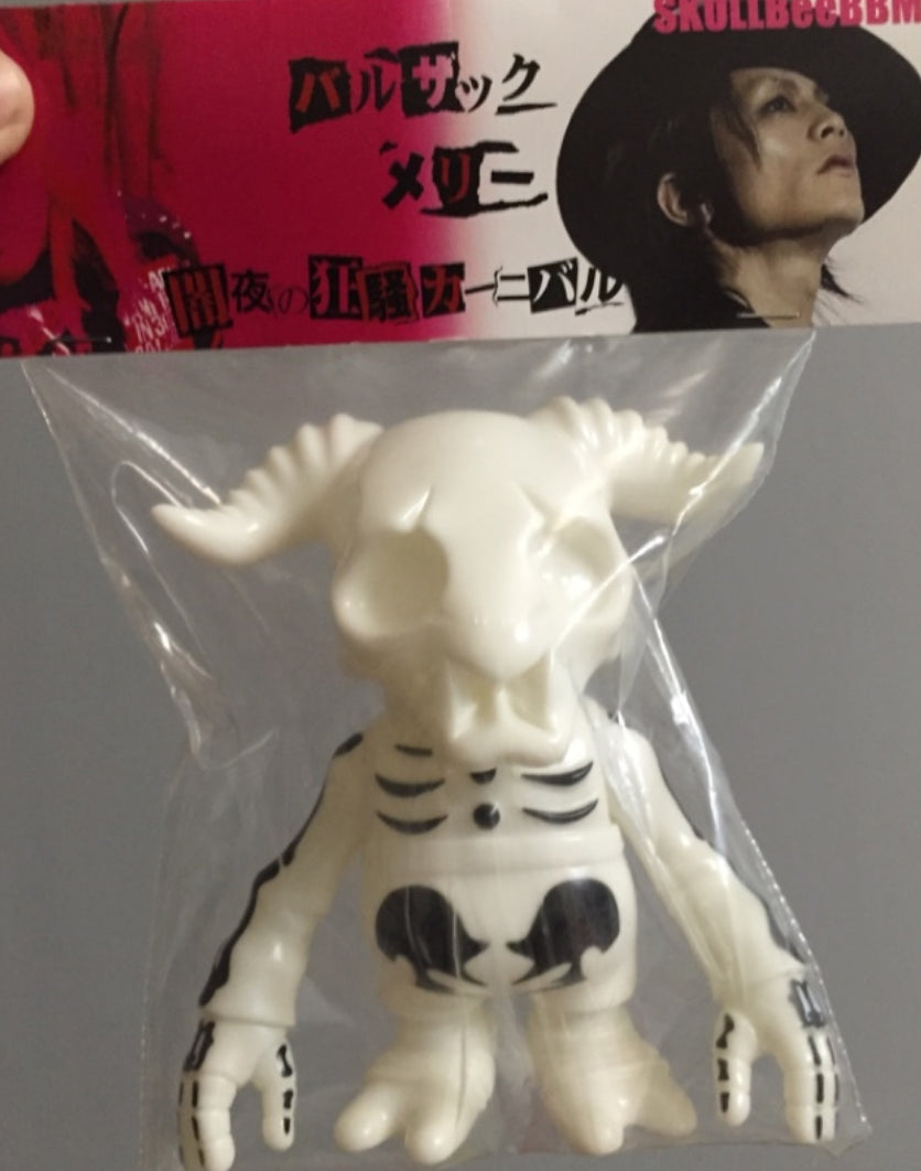 Secret Base Balzac SkullbeeBBM 4" Vinyl Figure